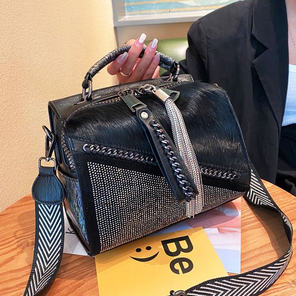 torebki damskie 2020 autumn horsehair handbag diamond-studded horizontal boston women's bag shoulder messenger bags c0121
torebki damskie 2020 autumn horsehair handbag diamond-studded horizontal boston women's bag shoulder messenger bags c0121