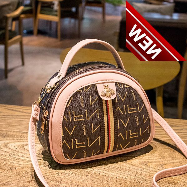 women shoulder new printed letter bee messenger famous design versatile fashion casual crossbody bag lady handbag clutch
women shoulder new printed letter bee messenger famous design versatile fashion casual crossbody bag lady handbag clutch