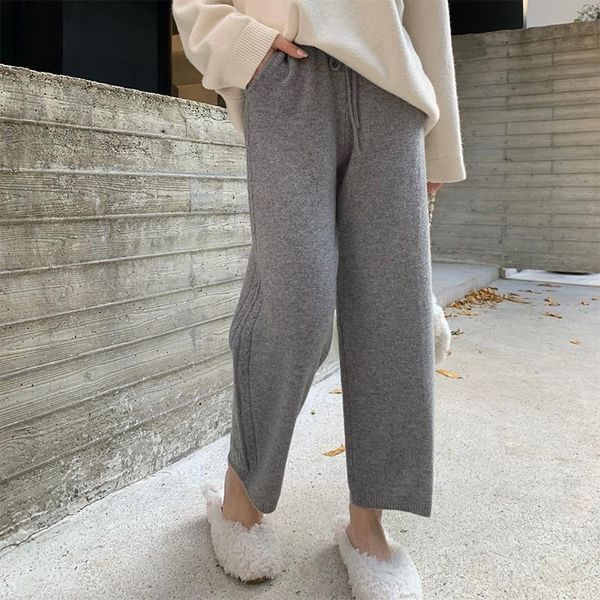 casual high waist lace-up pockets women solid knitted pants autumn winter straight loose female sweater pants 2020, Black;white
casual high waist lace-up pockets women solid knitted pants autumn winter straight loose female sweater pants 2020, Black;white