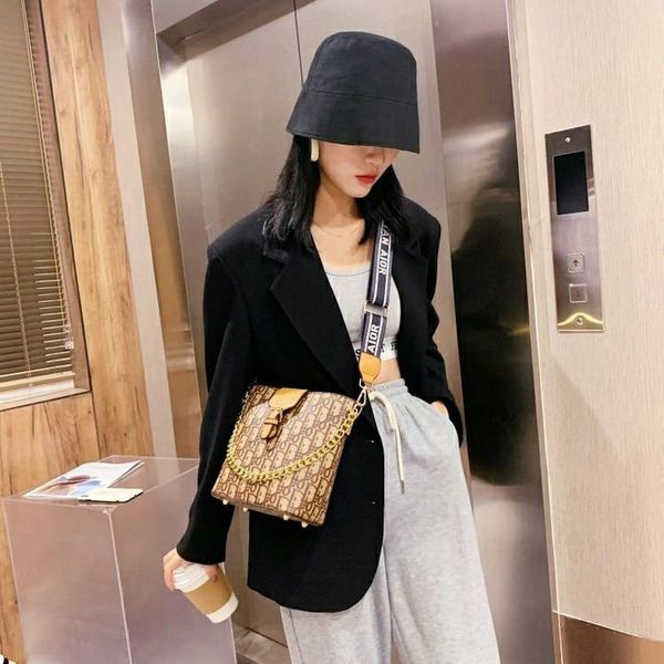 new korean fashion small bagsimple temperamentsingle shoulder bagsingle inner patch shoulder bag bagbucket bag bagbagwomen's bucket typ
new korean fashion small bagsimple temperamentsingle shoulder bagsingle inner patch shoulder bag bagbucket bag bagbagwomen's bucket typ