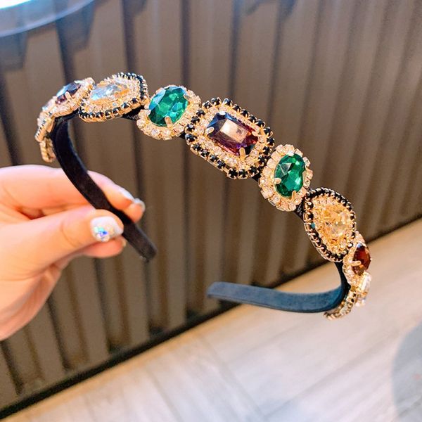 2021 style retro baroque full diamond hair cave water diamond headband super flash color diamond pressure headband
2021 style retro baroque full diamond hair cave water diamond headband super flash color diamond pressure headband