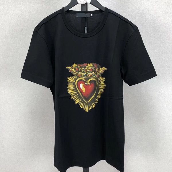 crown love queen make up dance print artist cooperation letter logo designer brand round neck couples short sleeve t-shirt, White
crown love queen make up dance print artist cooperation letter logo designer brand round neck couples short sleeve t-shirt, White