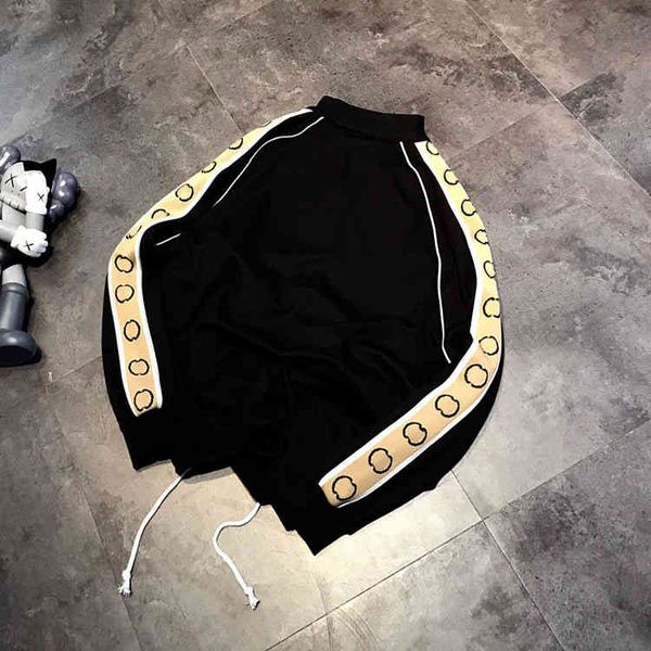 early autumn couple style splicing side sleeve reflective webbing baseball men's and women's simple casual zipper, Black;brown
early autumn couple style splicing side sleeve reflective webbing baseball men's and women's simple casual zipper, Black;brown