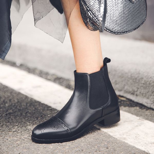 genuine 2021 female size 22-26.5cm first layer of hollow sculpted boots winter velvet vet 8jya, Black
genuine 2021 female size 22-26.5cm first layer of hollow sculpted boots winter velvet vet 8jya, Black