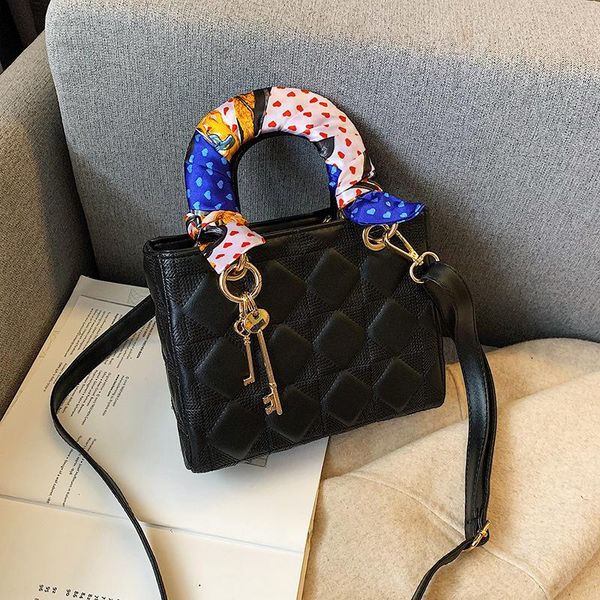 new women's bag new european and american classic lingge embroidery line small fang bao yang qi modern handbag tide bag
new women's bag new european and american classic lingge embroidery line small fang bao yang qi modern handbag tide bag