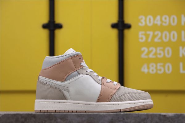 лучшее качество jumpman 1 mid retro womens man basketball shoes offer union 1 белый хаки шить модные тренажеры с коробкой
лучшее качество jumpman 1 mid retro womens man basketball shoes offer union 1 белый хаки шить модные тренажеры с коробкой