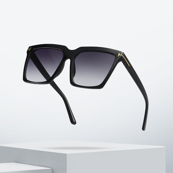 tfjk6 2020 box square 9089 new personality sunglasses versatile sunglasses for men and women, White;black
tfjk6 2020 box square 9089 new personality sunglasses versatile sunglasses for men and women, White;black