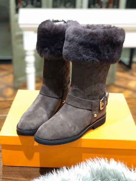fashion new winter ladies black pink flat bottomed middle tube fur one leather thickened wool warm boots
fashion new winter ladies black pink flat bottomed middle tube fur one leather thickened wool warm boots