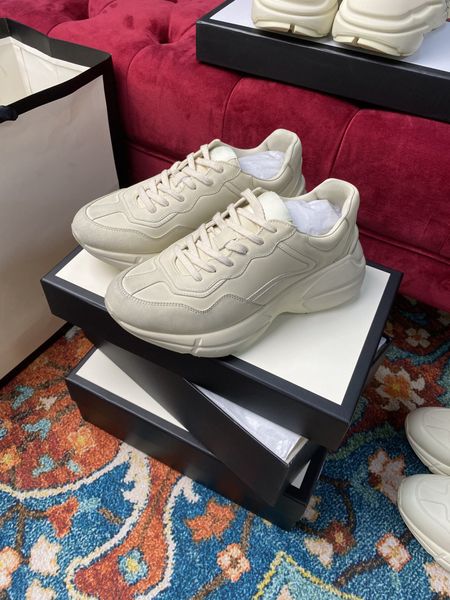 this shop sells vintage dirty lace-up old shoes, 21 kinds of men and women models, welcome to consult size 36-44
this shop sells vintage dirty lace-up old shoes, 21 kinds of men and women models, welcome to consult size 36-44