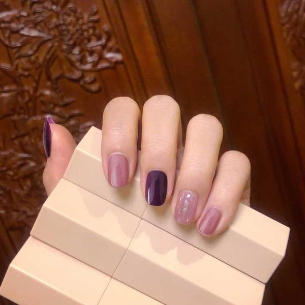 24pcs/boxed simple purple color round head short press on nails wearable full cover acrylic artificial nails with glue for grils, Red;gold
24pcs/boxed simple purple color round head short press on nails wearable full cover acrylic artificial nails with glue for grils, Red;gold