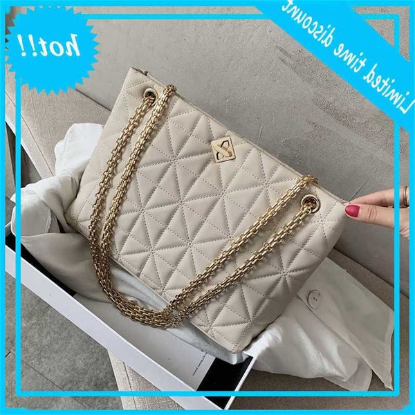large capacity shoulder for women 2021 new winter travel bags pu learn diamond rooster messenger bag bolsos
large capacity shoulder for women 2021 new winter travel bags pu learn diamond rooster messenger bag bolsos