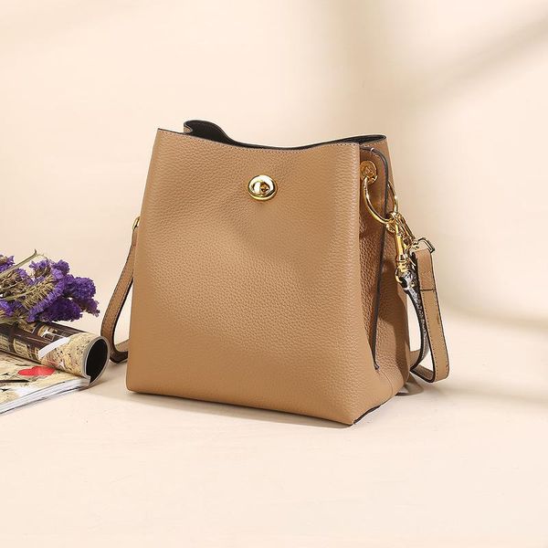 bucket bag woman leather simple hand bill shoulder bag slant liner bucket luxury handbag women bags
bucket bag woman leather simple hand bill shoulder bag slant liner bucket luxury handbag women bags