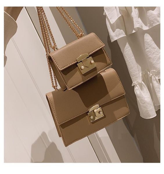 fashion sense of women's bags 2020 new western style texture wild western style chain messenger bag
fashion sense of women's bags 2020 new western style texture wild western style chain messenger bag