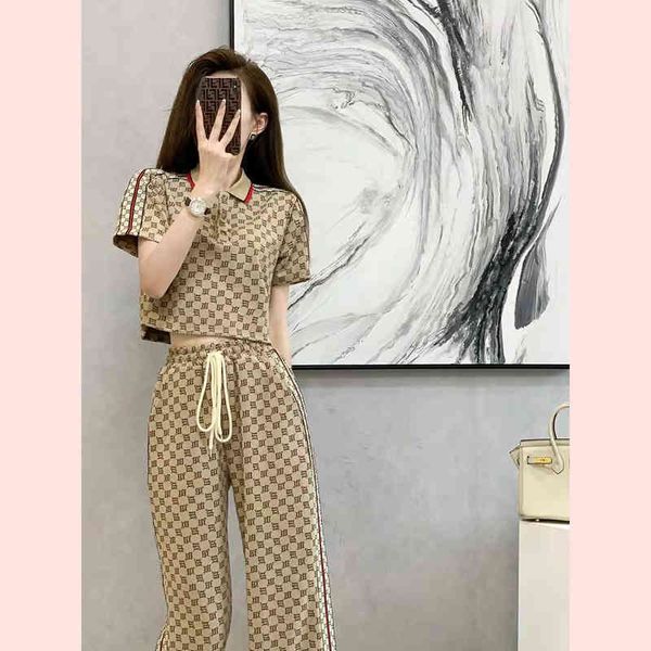 2022 factory wholesale new french style foreign style short coat early autumn loose straight long pants leisure age reduction two-piece suit, Gray
2022 factory wholesale new french style foreign style short coat early autumn loose straight long pants leisure age reduction two-piece suit, Gray
