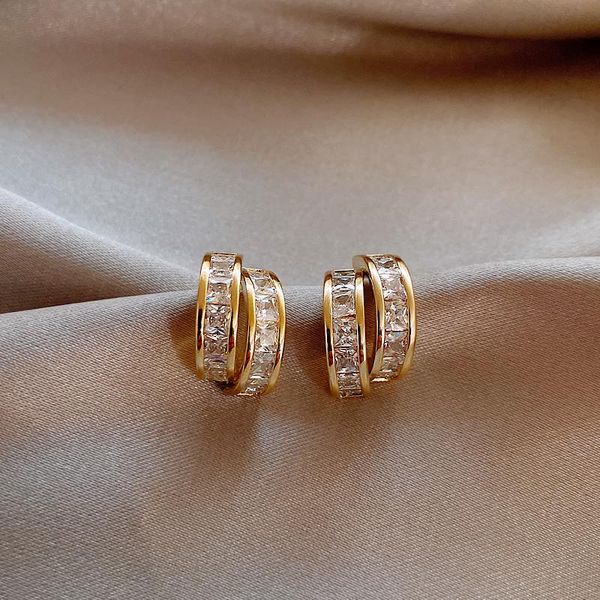 korean selling fashion jewelry exquisite copper inlaid zircon simple irregular female simple earrings, Golden;silver
korean selling fashion jewelry exquisite copper inlaid zircon simple irregular female simple earrings, Golden;silver