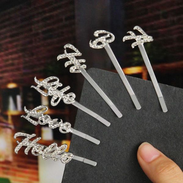 клипы new silver кристалл блестящие letters волос женщины стразы шпильки hairgrips алмазный головной убор аксессуары для волос styling tool
клипы new silver кристалл блестящие letters волос женщины стразы шпильки hairgrips алмазный головной убор аксессуары для волос styling tool