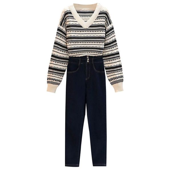 2020 autumn new female fashionable blown street two-piece clothing set women stripe v neck sweater black pants casual suit, Gray
2020 autumn new female fashionable blown street two-piece clothing set women stripe v neck sweater black pants casual suit, Gray