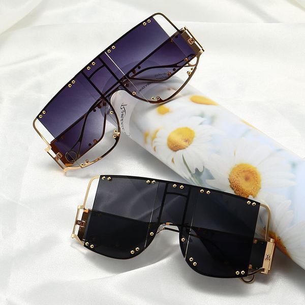 b2020 new ins personalized fashion punk rivet large frame conjoined rihanna sunglassesl, White;black
b2020 new ins personalized fashion punk rivet large frame conjoined rihanna sunglassesl, White;black