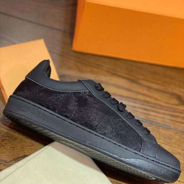 casual men shoes real leather mens sneakers loafers lace up low fashion luxurys designers shoe man with box size 38-45 3 colors, Black
casual men shoes real leather mens sneakers loafers lace up low fashion luxurys designers shoe man with box size 38-45 3 colors, Black