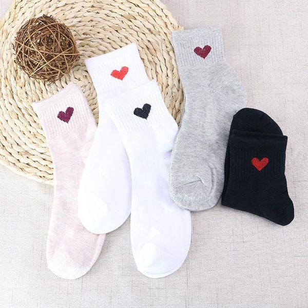 new for 2020 kawaii love heart woman socks cotton japanese harajuku style black and white women's socks 427021, Black;white
new for 2020 kawaii love heart woman socks cotton japanese harajuku style black and white women's socks 427021, Black;white