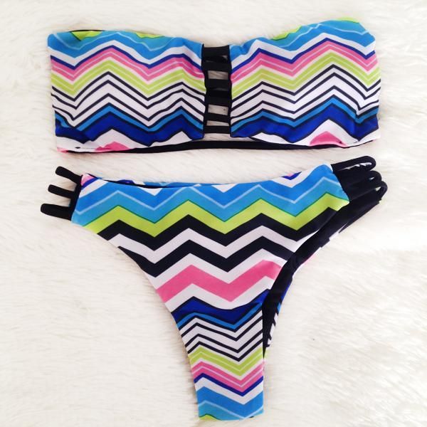 2020 women bandeau bikini reversible print swimsuit strappy swimwear biquini trikin brazilian printed summer beach suit1, White;black
2020 women bandeau bikini reversible print swimsuit strappy swimwear biquini trikin brazilian printed summer beach suit1, White;black