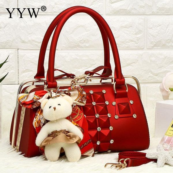 pvc handbag with silk scarf handbags female vinatge red tote bags for women 2020 new luxury handbags with little bear doll bolsa
pvc handbag with silk scarf handbags female vinatge red tote bags for women 2020 new luxury handbags with little bear doll bolsa