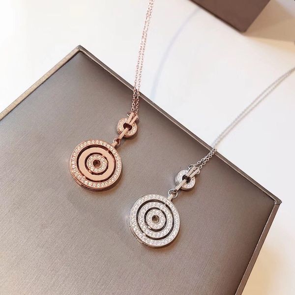 fashionable double-sided rotatable design timing rotating necklace imported sterling silver material exquisite simple pendant ing, Red;brown
fashionable double-sided rotatable design timing rotating necklace imported sterling silver material exquisite simple pendant ing, Red;brown