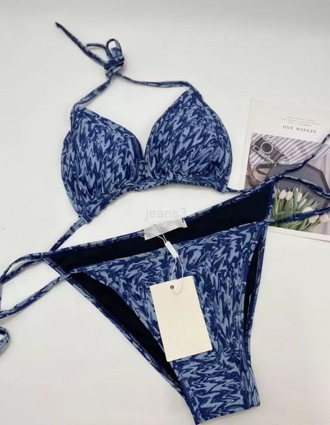 2022 bikini women set triangle two piece swimsuit fashion letter printed bathing luxurys designer bikinis swimwear one suits s-xl, Black;white
2022 bikini women set triangle two piece swimsuit fashion letter printed bathing luxurys designer bikinis swimwear one suits s-xl, Black;white