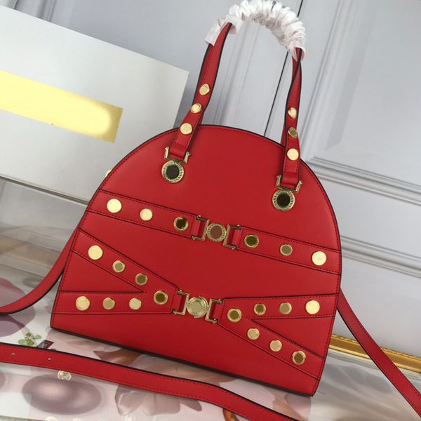 fast genuine bag handbags zipper shoulder quality purser shipping plain metal artwork plain women tote bag fashion leather high atiut, Red;black
fast genuine bag handbags zipper shoulder quality purser shipping plain metal artwork plain women tote bag fashion leather high atiut, Red;black