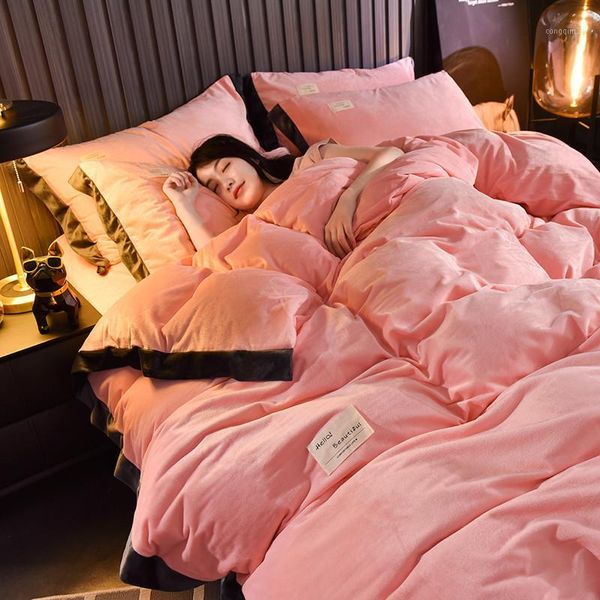 4pcs bedding sets quilt cover bed sheet pillow cover pink/black/red comforter thickened pure color down feather duvet 2020 new1
4pcs bedding sets quilt cover bed sheet pillow cover pink/black/red comforter thickened pure color down feather duvet 2020 new1