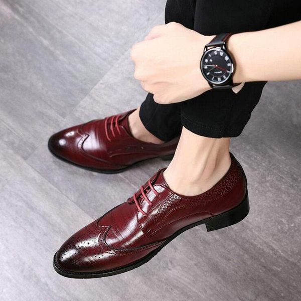 мода мужчины oxfords кожа обувь мужские формальные бизнес обувь высокого качества остроконечные платье большого размера 37-48 a51-46, Black
мода мужчины oxfords кожа обувь мужские формальные бизнес обувь высокого качества остроконечные платье большого размера 37-48 a51-46, Black