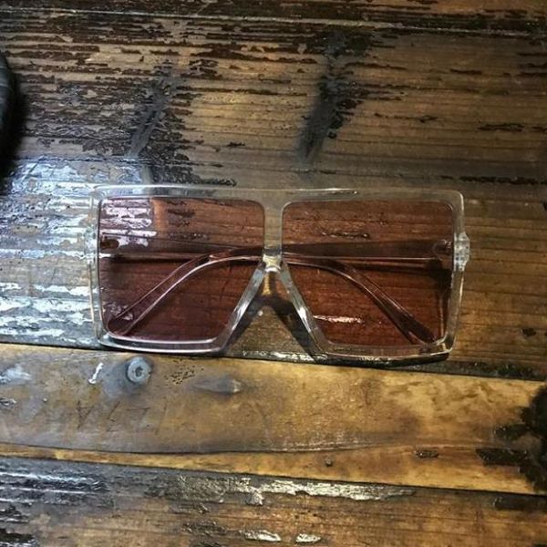 sl wind zheng xiuwen fil small white net red star same style sunglasses female oversize box, White;black
sl wind zheng xiuwen fil small white net red star same style sunglasses female oversize box, White;black