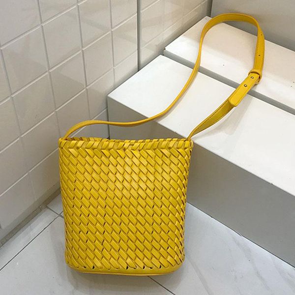 мода сплетенный bucket pu кожаные сумки на ремне женщины женщины crossbody корейский сумки
мода сплетенный bucket pu кожаные сумки на ремне женщины женщины crossbody корейский сумки