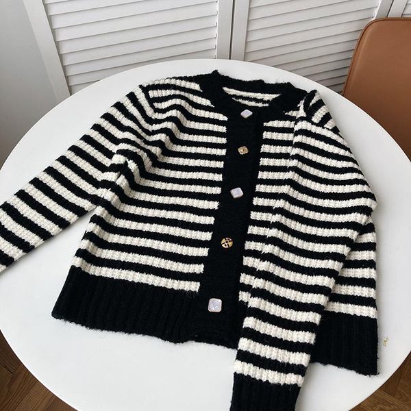 retro contrast striped sweater cardigan women's short autumn and winter wear 2020 new knitted coat, White
retro contrast striped sweater cardigan women's short autumn and winter wear 2020 new knitted coat, White