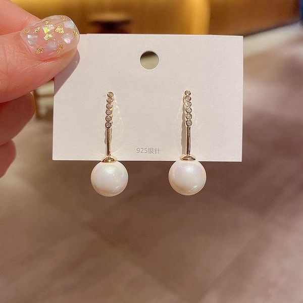 stud aesthetic design simulated pearl earrings jewelry gold color cubic zirconia for women, Golden;silver
stud aesthetic design simulated pearl earrings jewelry gold color cubic zirconia for women, Golden;silver