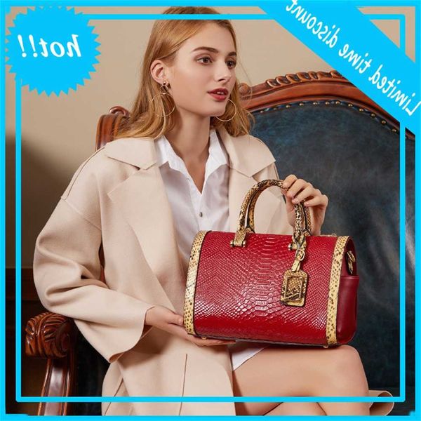 autumn and winter 2021 new leather boston snake single shoulder hand messenger trend high capacity women's bag
autumn and winter 2021 new leather boston snake single shoulder hand messenger trend high capacity women's bag