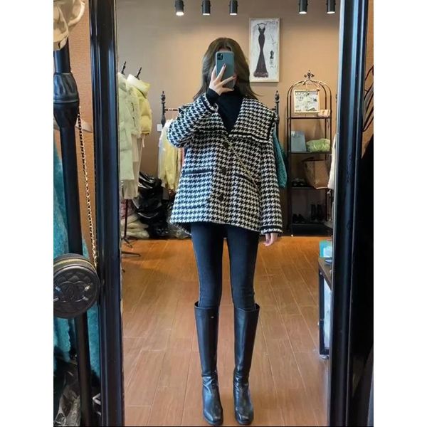 fashion loose pockets plaid women wool coat turn-down collar women's woolen jacket full sleeve coat and jacket, Black
fashion loose pockets plaid women wool coat turn-down collar women's woolen jacket full sleeve coat and jacket, Black
