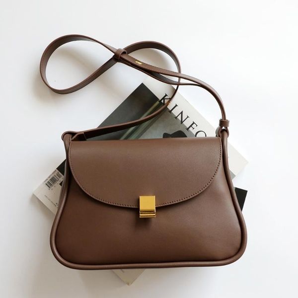 designer high-quality niche design simple and fashionable lock large-capacity one-shoulder messenger bag women
designer high-quality niche design simple and fashionable lock large-capacity one-shoulder messenger bag women