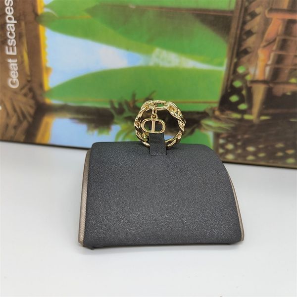 gift box's new open ring pearl hollow out brilliant diamonds gold fashion red ring, Golden;silver
gift box's new open ring pearl hollow out brilliant diamonds gold fashion red ring, Golden;silver
