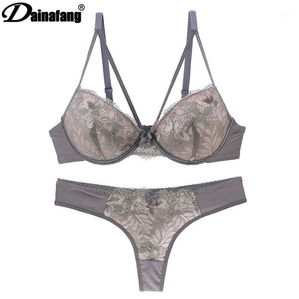fashion autumn and winter underwear female lace adjustable bra set thin plus size push up bra set1, Red;black
fashion autumn and winter underwear female lace adjustable bra set thin plus size push up bra set1, Red;black