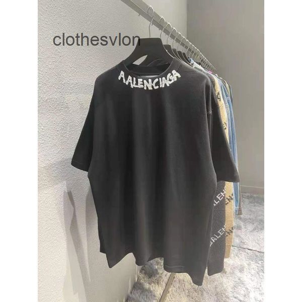 hoodie 2022 sweaters balencaigas's men's summer paris graffiti hand-painted neckline letter b loose short sleeve t-shirt men women, White;black
hoodie 2022 sweaters balencaigas's men's summer paris graffiti hand-painted neckline letter b loose short sleeve t-shirt men women, White;black