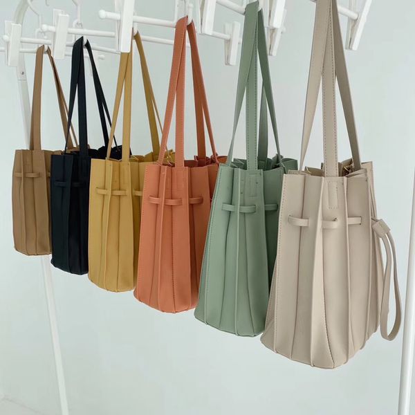 2020 new solid color female pleated bag women drawstring small handbags organ designer chic bag sets japan ladies shoulder bag 0928
2020 new solid color female pleated bag women drawstring small handbags organ designer chic bag sets japan ladies shoulder bag 0928