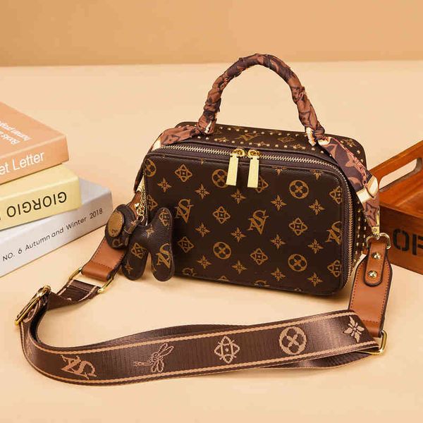 2022 factory outlet hand pillow bag checkered letter fashion with foreign temperament one shoulder messenger bag female p7eg
2022 factory outlet hand pillow bag checkered letter fashion with foreign temperament one shoulder messenger bag female p7eg