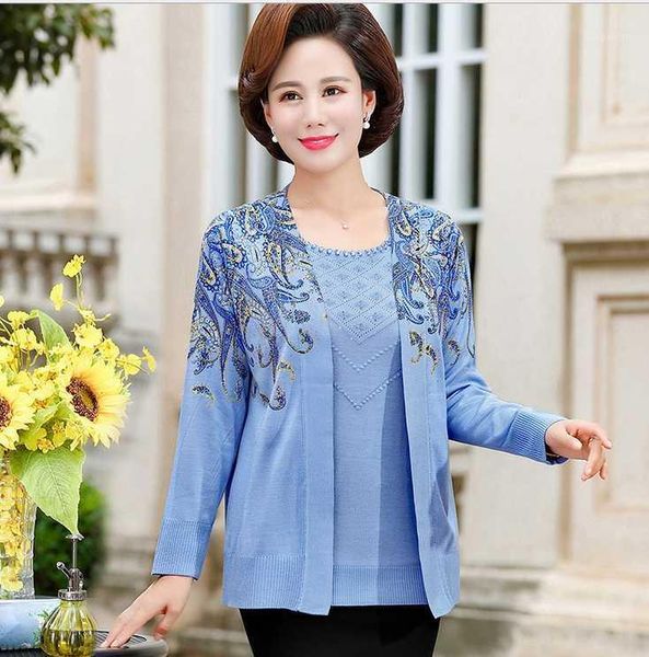 2020 new middle-aged women cardigan suit set wild printed rhinestone temperament knitted long sleeved cardigan t7291, White
2020 new middle-aged women cardigan suit set wild printed rhinestone temperament knitted long sleeved cardigan t7291, White