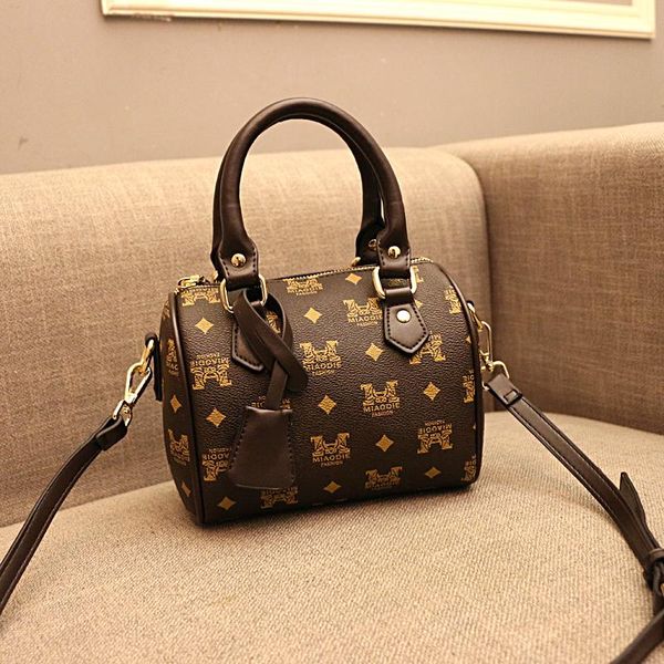 women's handbags boston bags ladies tassel button messenger bags leather shoulder designer bucket bag fashion mini pillow
women's handbags boston bags ladies tassel button messenger bags leather shoulder designer bucket bag fashion mini pillow