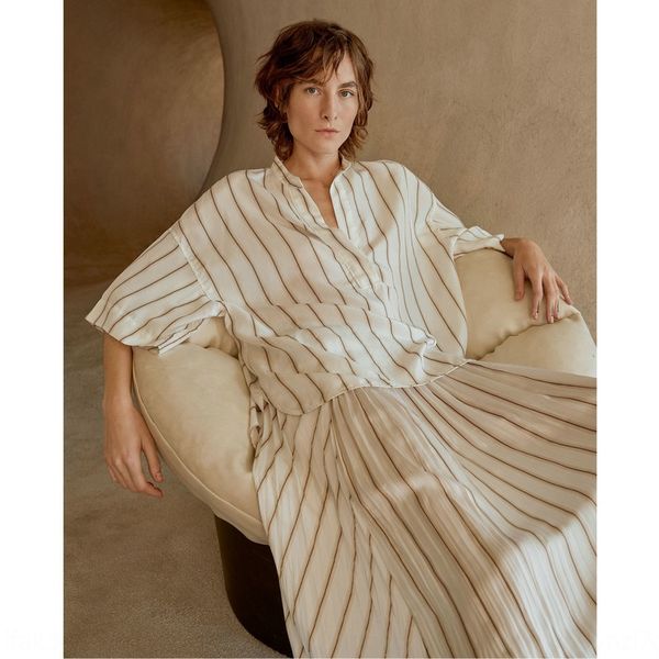early autumn 2020 women's wear v new striped short sleeve shirt shirt elastic waist pleated skirt women's fashion suit khhf4, Gray
early autumn 2020 women's wear v new striped short sleeve shirt shirt elastic waist pleated skirt women's fashion suit khhf4, Gray