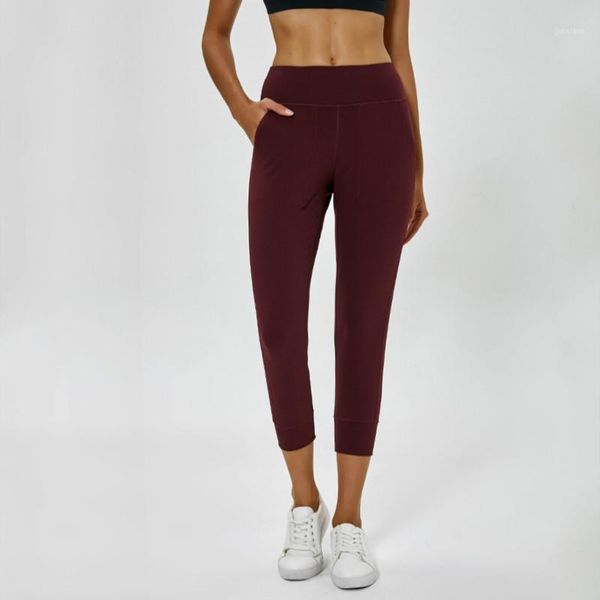 nwt loose running jogger capri pants women thin styles training breathe fabric capri pants with two side pockets1, Black;white
nwt loose running jogger capri pants women thin styles training breathe fabric capri pants with two side pockets1, Black;white