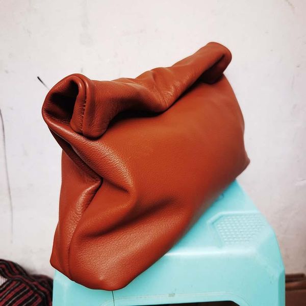 2021new euro design crimping handbags office mobile phone pockets women's handbag genuine leather handbags
2021new euro design crimping handbags office mobile phone pockets women's handbag genuine leather handbags