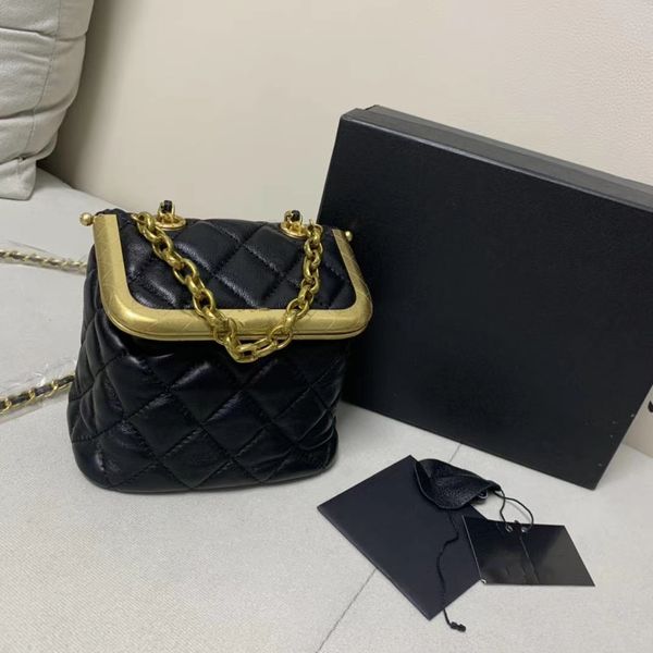 high-quality genuine leather woman's autumn winter shoulder bag famous french designer high-quality alloy channel messenger bag handb
high-quality genuine leather woman's autumn winter shoulder bag famous french designer high-quality alloy channel messenger bag handb