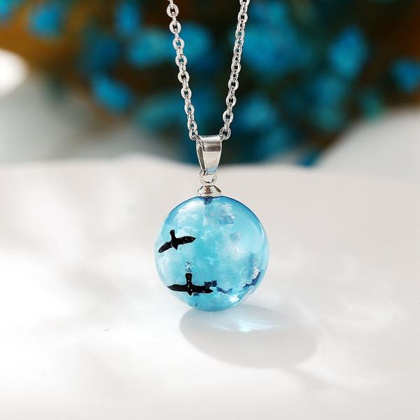 2020 new blue sky white clouds bird creative crystal pendant necklace retro simple clavicle chain gift girl, Silver
2020 new blue sky white clouds bird creative crystal pendant necklace retro simple clavicle chain gift girl, Silver